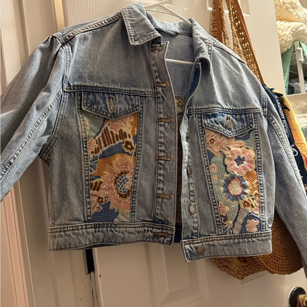 DRIFTWOOD Blue Denim Jacket with Floral Embroidery - Picture 4 of 8